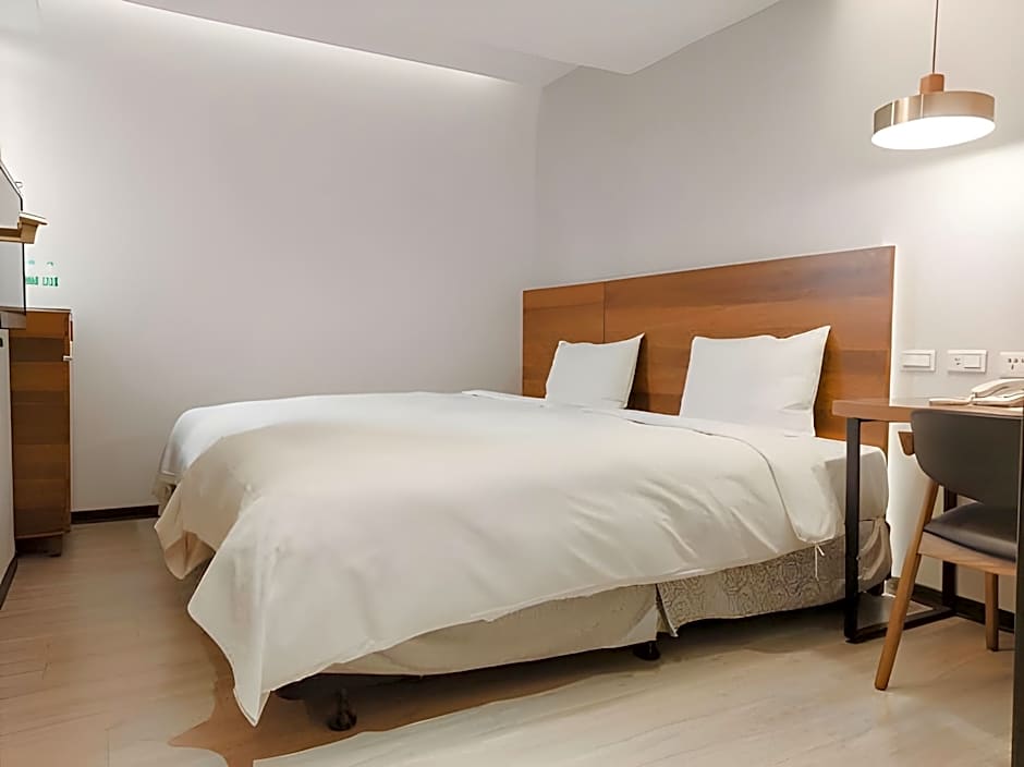 CHECK inn Express Taipei Station