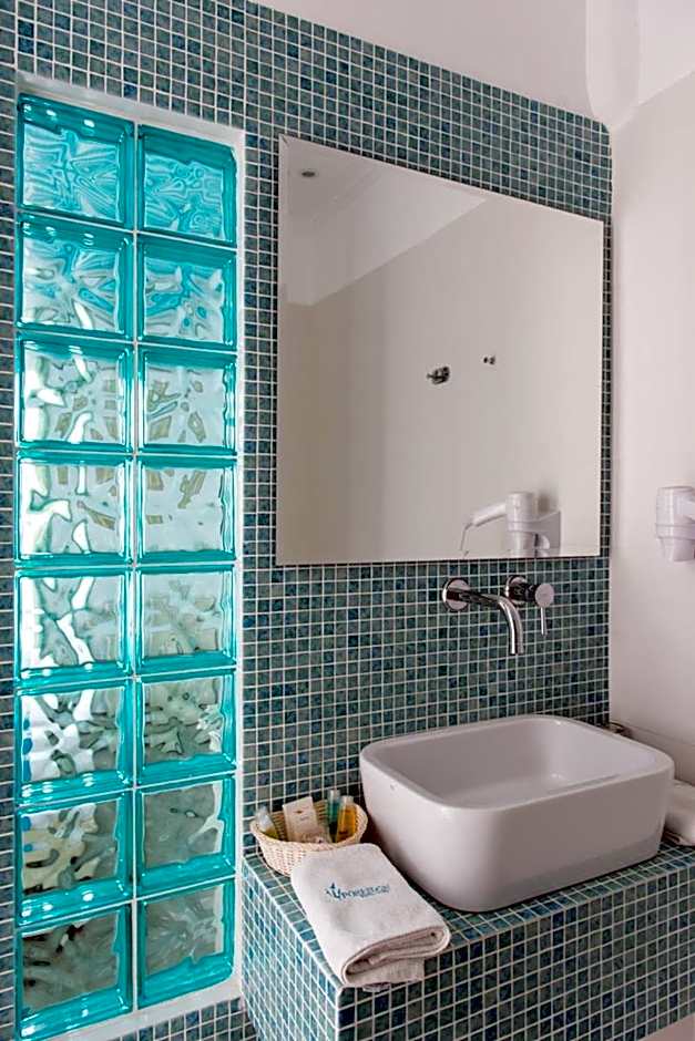 Poseidon Hotel Suites