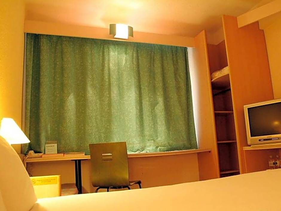 ibis Zhongshan Huangpu