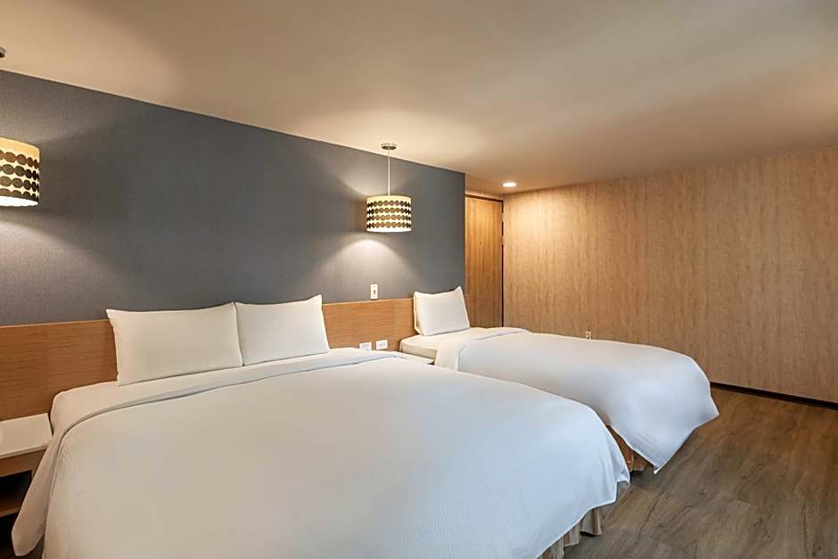 Kindness Hotel Tainan Chihkan Tower