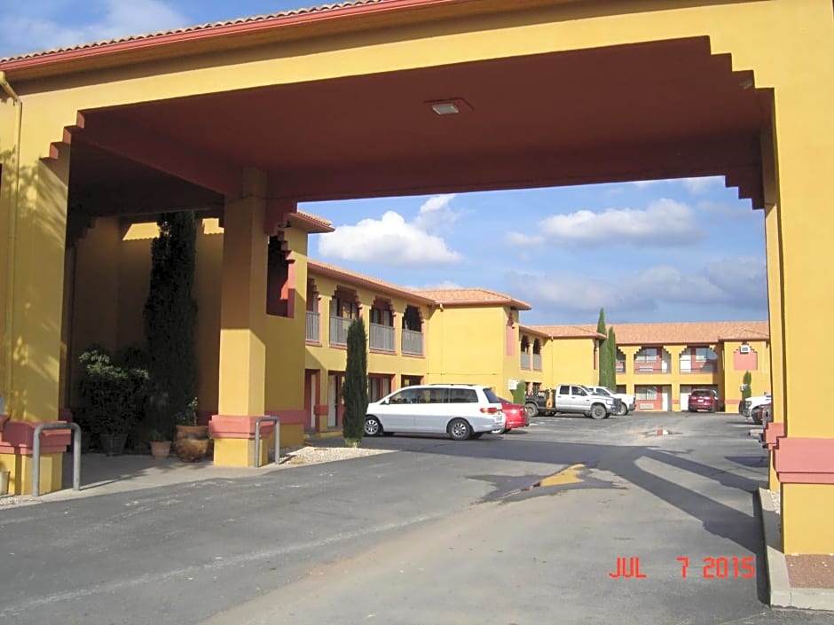 Days Inn by Wyndham Carlsbad