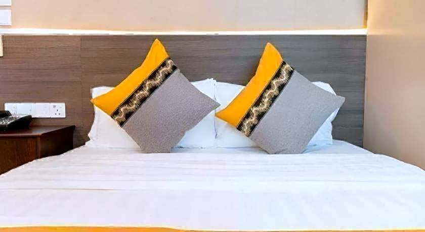 Grand Harbour Hotel