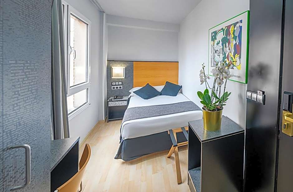 1 Twin Bed — 2 fotoğraftan 1. fotoğraf