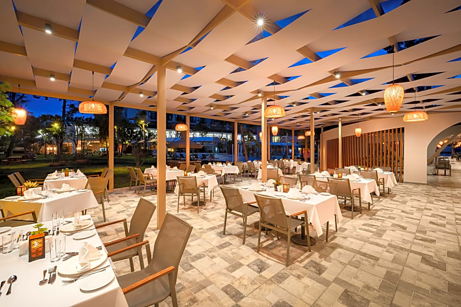 GRAVEL HOTELS SELECT