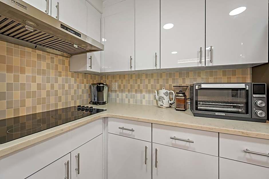 Upper East Side Luxury 3BR 2B 1700 square feet
