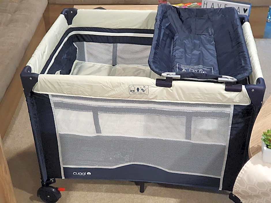 Relaxing Breaks with Hot tub at Tattershal lakes 3 Bedroom