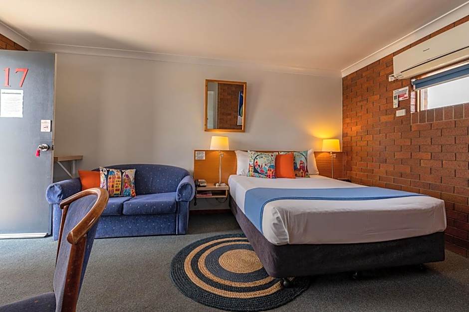 Country Pathfinder Motor Inn