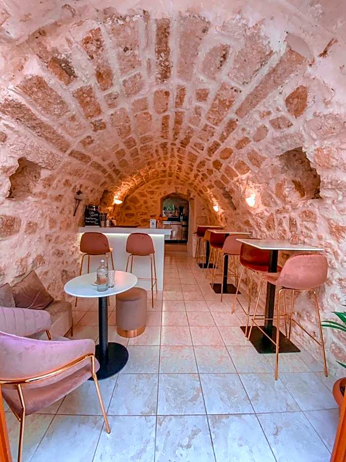 Archontiko Old Town Suites