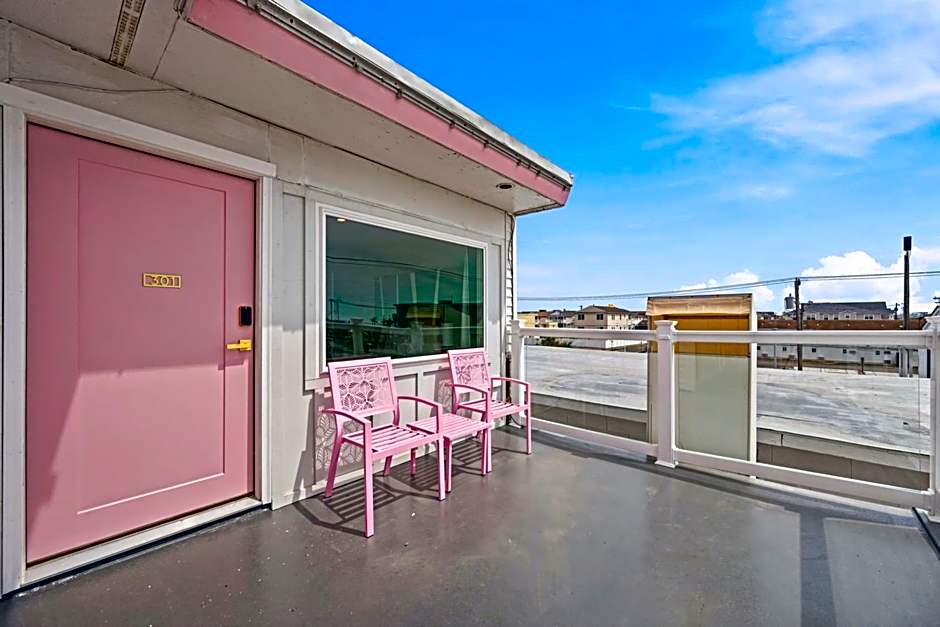 Pink Champagne Boutique Motel