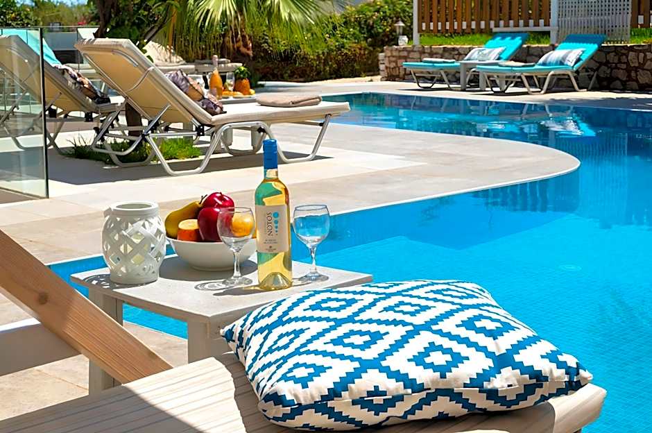 Island Villa Heated Pool