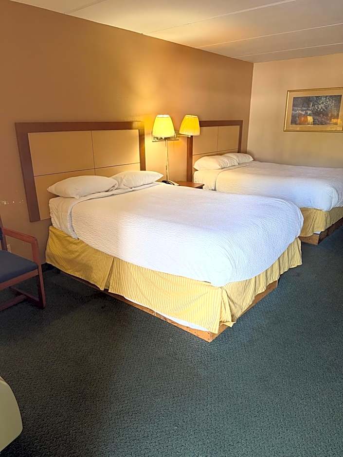 Camilla Inn & Suites