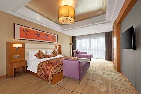 Superior King Suite