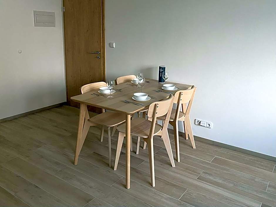 The Dante Villa Apartments