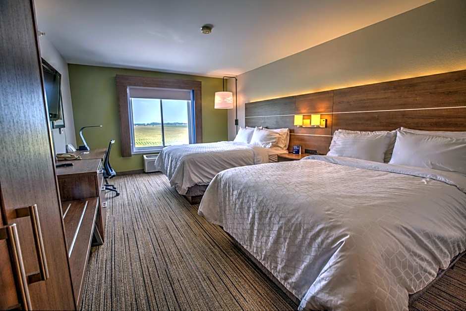 Photo 1 of 4 of 2 Queen Beds Suite