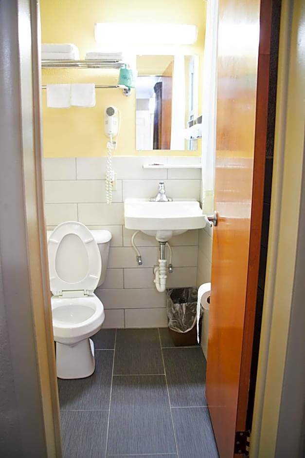 The Perrysburg Budget Inn