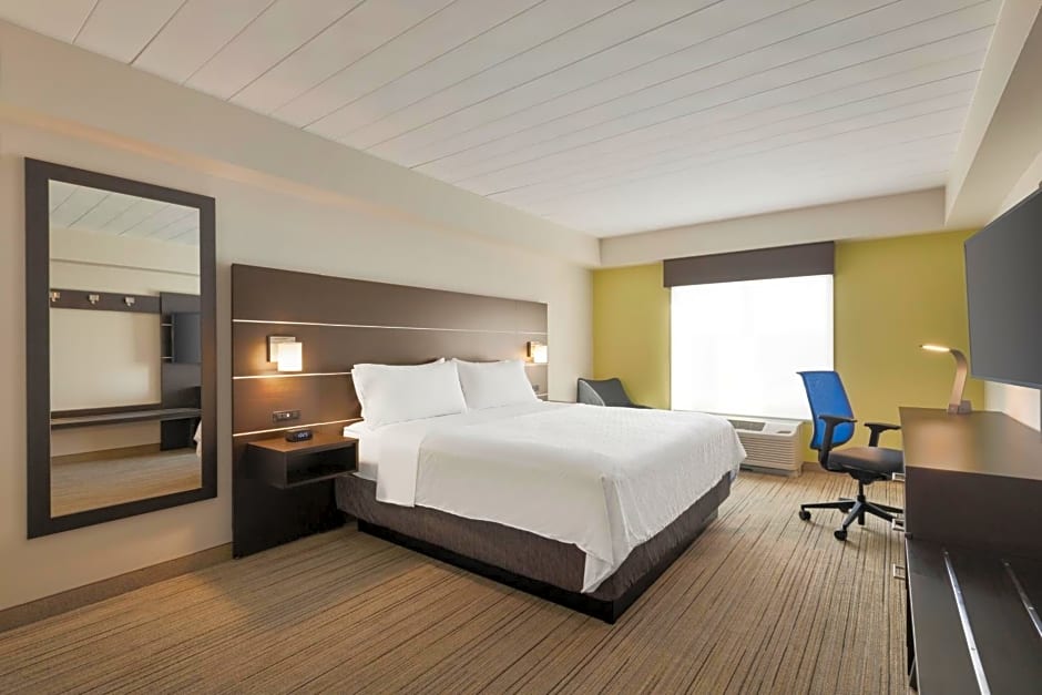 Holiday Inn Express & Suites Ft Myers East- The Forum, an IHG Hotel