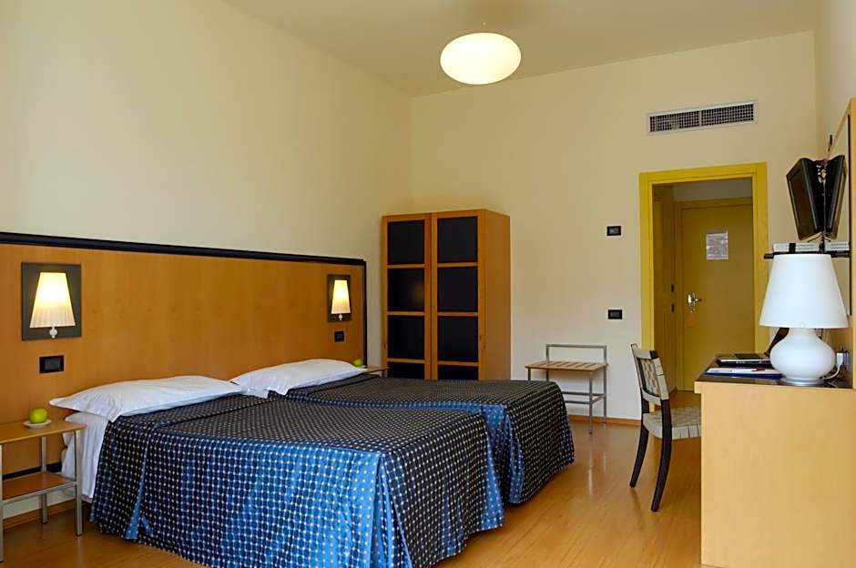 Photo 1 sur 6 de 1 Double Bed or 2 Beds