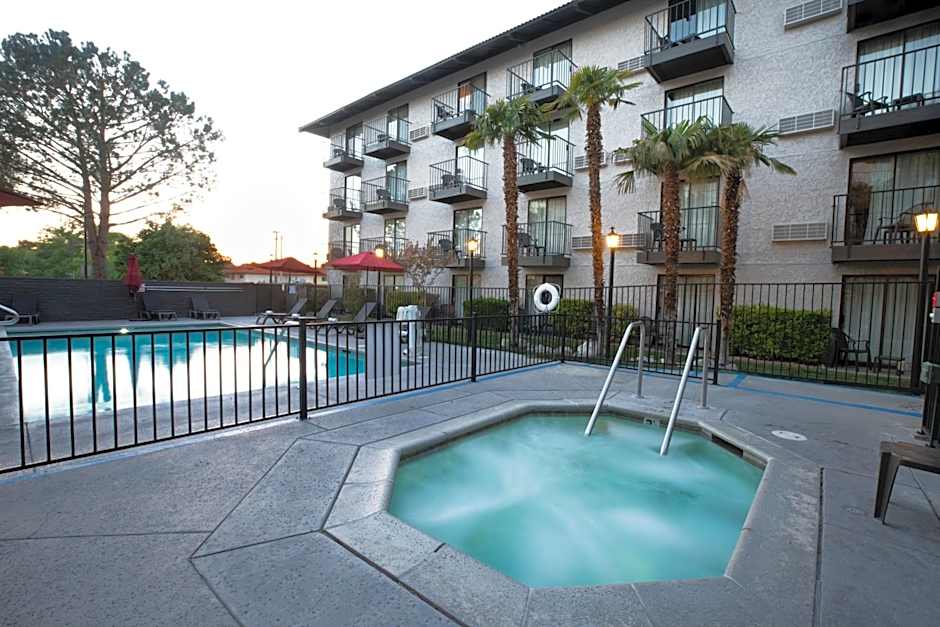 Oxnard Inn Lancaster