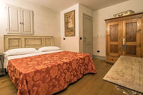 Apartment - Split Level-Separate Building