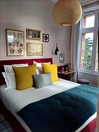 Double or Twin Room with View (main building)