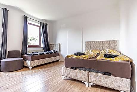 Economy Quadruple Room with Shared Bathroom