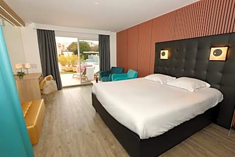 Deluxe King Suite