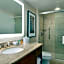 Hilton Chicago/Magnificent Mile Suites