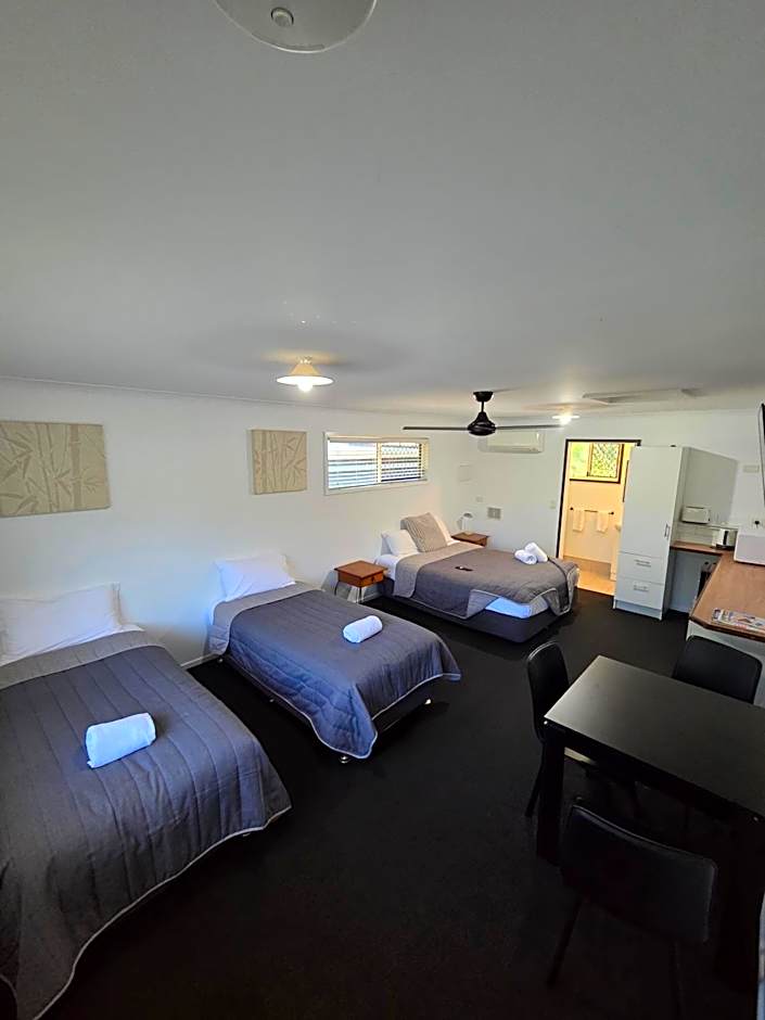 Agnes Palms Motel