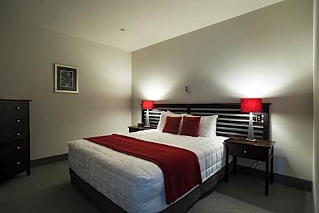 Emerald Hotel