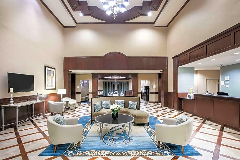 La Quinta Inn & Suites by Wyndham DFW Airport West - Euless
