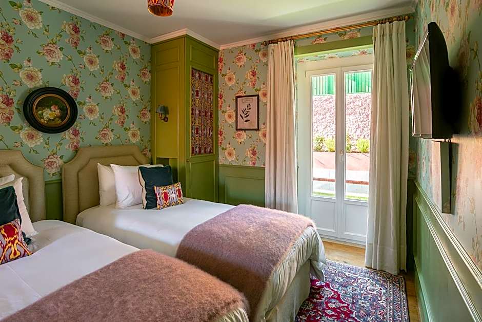 Rosegarden Essence Sintra - by Unlock Hotels