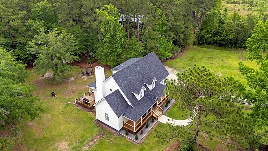 Grandma's Farm on 6 acres with Lighted Barn and River Access