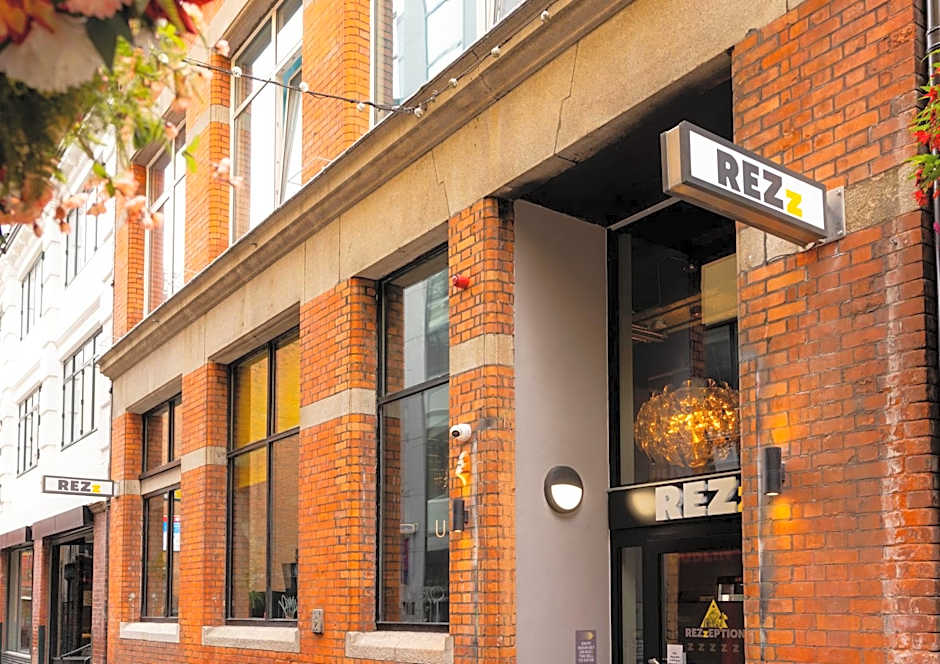 REZz Temple Bar, Dublin