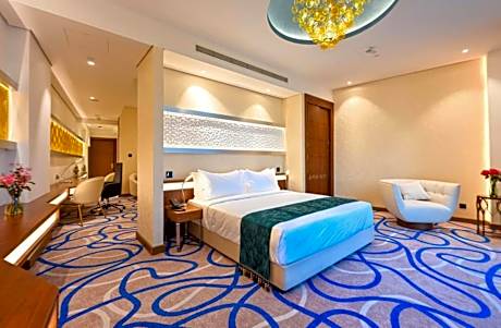 Deluxe Suite
