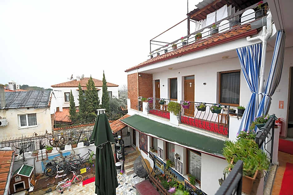 Anz Guest House Pansiyon