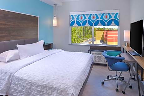 1 King Bed