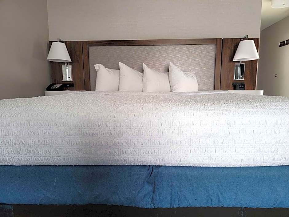 Hampton Inn By Hilton & Suites Erie/Bayfront, PA