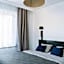 Atomihotel: Contemporary Comfort Steps from the Atomium!