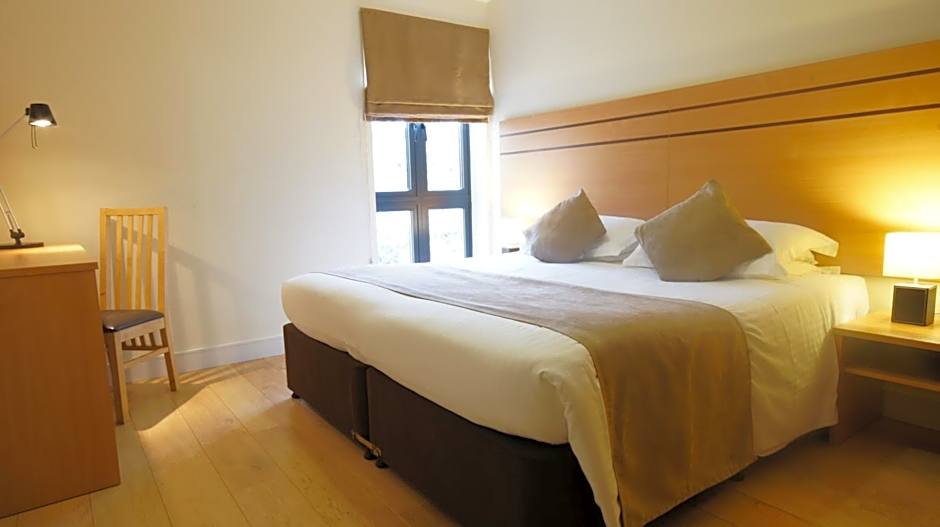Lodge Drive Serviced Apartments