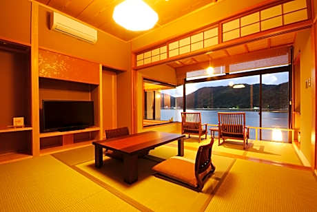 Room with Tatami Area  with River View - Non-Smoking