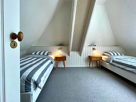 Standard Double Suite