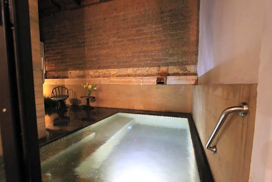Uvence Arte + Hotel