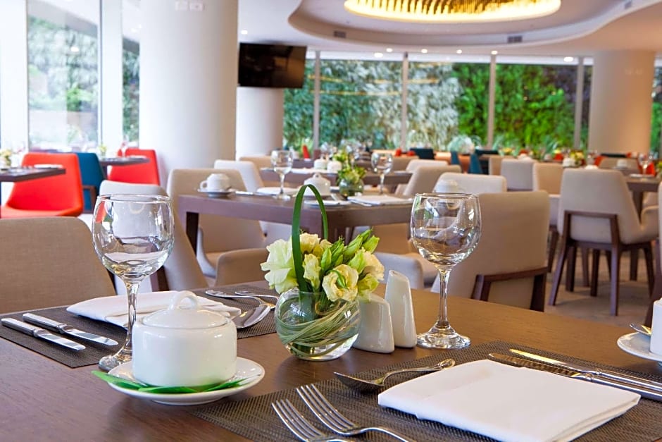 Radisson Hotel Santa Cruz