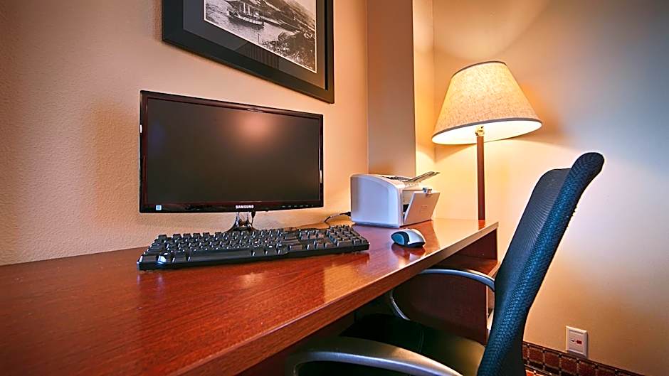 Best Western Plus Columbia River Inn
