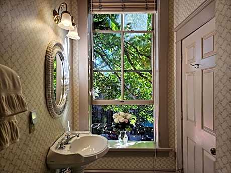 Queen Suite
