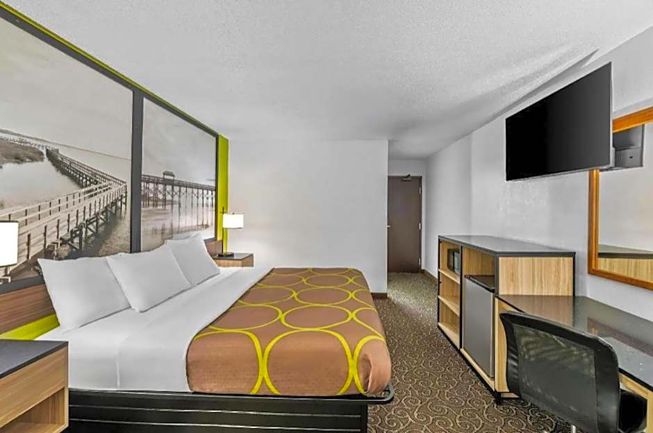 Super 8 by Wyndham Franklin