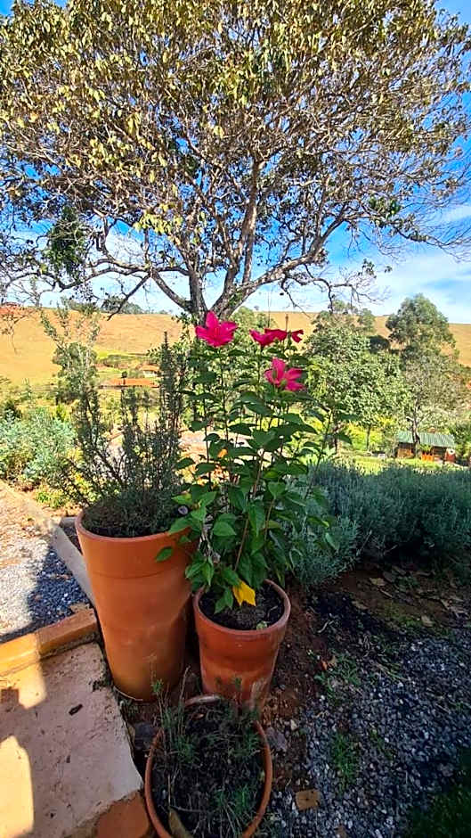 Chalé Vilarejo - Vila Monte Cunha