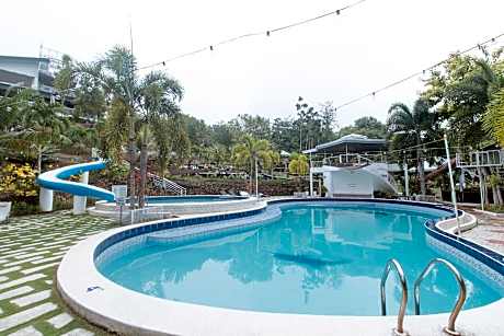 RedDoorz @ Marceily Point Resort Guimaras