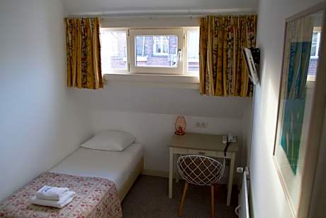 Single Room with Shared Toilet