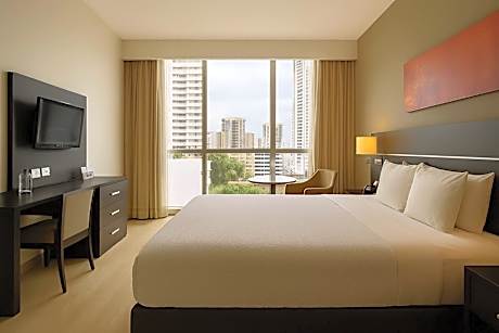 King Room - Mobility Access/Non-Smoking